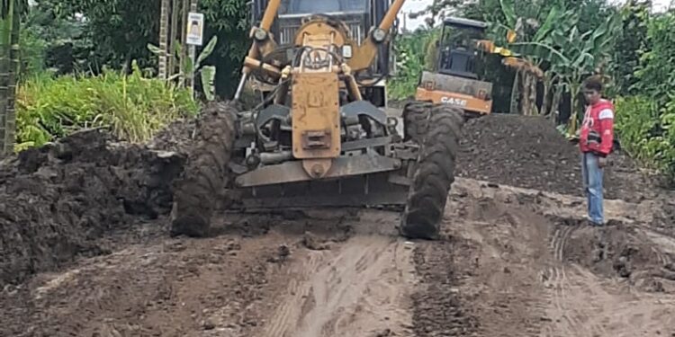 Awal Tahun, PTPN VI Bantu Perbaikan Jalan