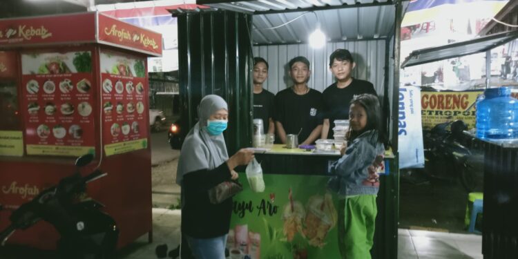Disokong PTPN VI, Tahfizd Qur’an Jual Teh Kayu Aro