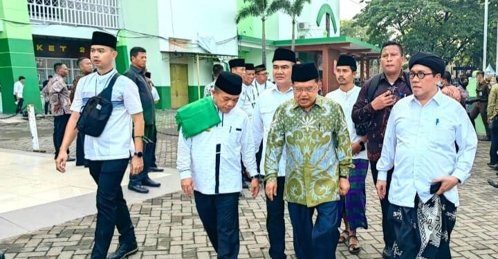 Al Haris Jalan Kaki Hadiri Resepsi Puncak Satu Abad NU