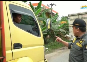 Geram! Al Haris Marahi Sopir Truck Batubara Nekat Beroperasi Siang Hari