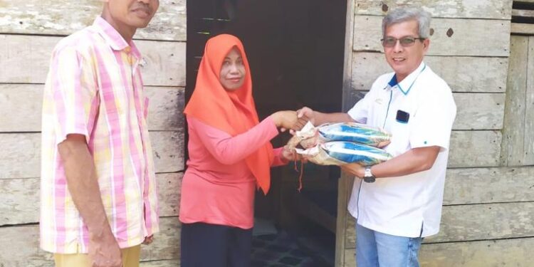 PTPN VI Berbagi Beras di 11 Kabupaten