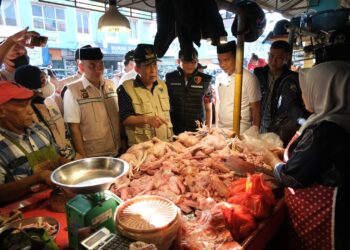 Pastikan Ketersediaan Pangan: Wagub Abdullah Sani Sidak di Pasar Angso Duo Baru Jambi