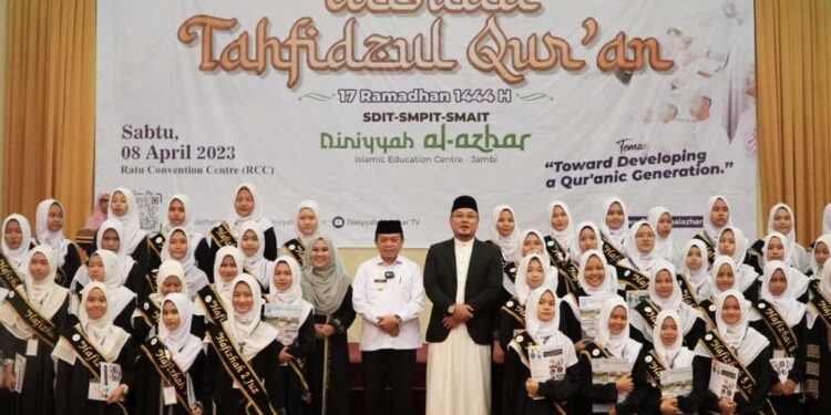 Muliakan Para Penghafal Al Qur’an, Gubernur Al Haris Berikan Apresiasi Umroh Gratis Kepada Orang Tua Haafizh