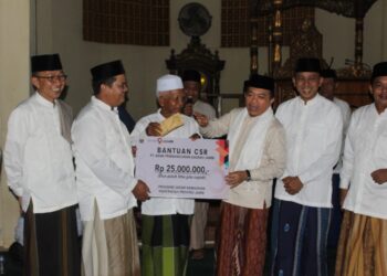 Masyarakat Sambut Kedatangan Gubernur Al Haris Dengan Antusias