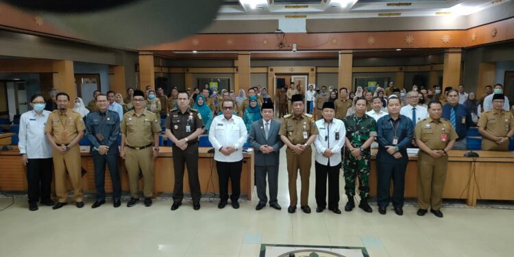Gubernur Al Haris Kukuhkan Abdullah Sani Sebagai Ketua TPPS