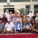 Senangnya Ibu-ibu Jamaah Masjid Nuru Nikmatilah, Tarawih dapat Sambako dari Gubernur Al Haris