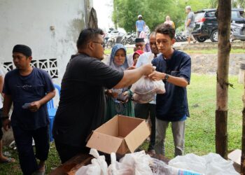 PTPN Bagikan Daging Kurban