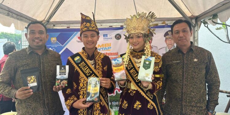 Teh Kayu Aro Diakui   Menteri dan Gubenur Jambi  Go International