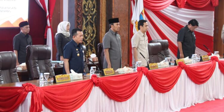 Gubernur Al Haris Beri Penjelasan 2 Ranperda Pemprov Jambi