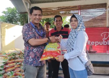 Semarak HUT RI, PTPN VI Bagikan Beras