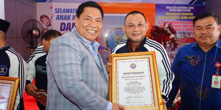 PTPN VI Terima Penghargaan dari BNN RI