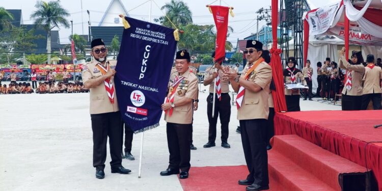 Gubernur Al Haris Pimpinan Apel Besar Hari Pramuka ke-62 di Alun-alun Kuala Tungkal