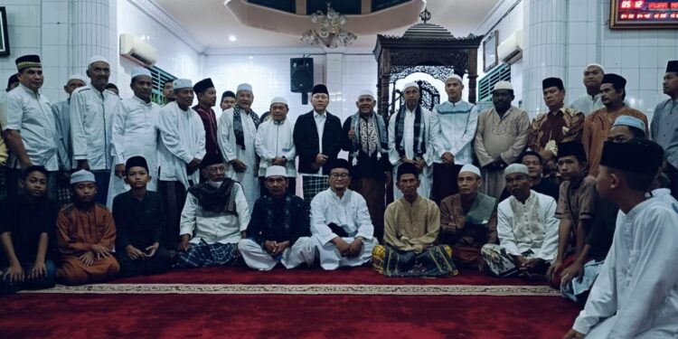 Zulkifli Hasan Bersama Al Haris Subuh Berjamaah di Masjid Jami Assa’adah Kota Jambi: Ajak Ciptakan Pemilu Aman dan Damai