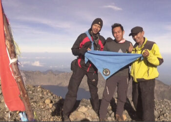 Jhoni hadi Hambali : Petualangan Mencapai Puncak Rinjani Januari 2016