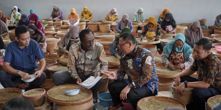 Dubes Negara Sahabat Kunjungi Pabrik Kopi Banaran PT Perkebunan Nusantara IX