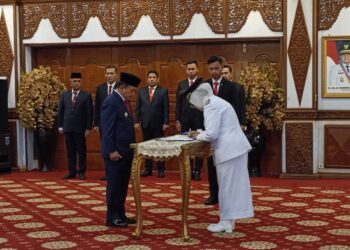 Dilantik Gubernur Al Haris, Sri Purwaningsih Jabat Pj Walikota Jambi