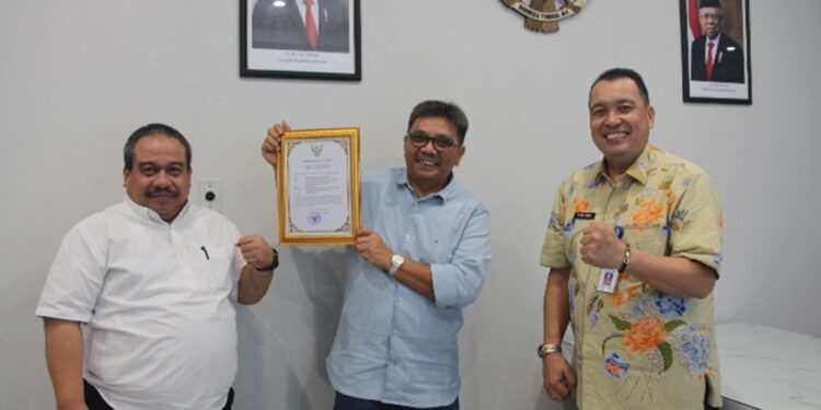PTPN IV Regional V Raih Penghargaan Pengupahan Terbaik Tingkat Pemprov Kalbar