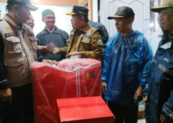 Sungaipenuh Hujan Deras, Gubernur Al Haris Kunjungi Pengungsi dan Berikan Bantuan