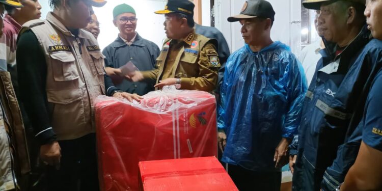 Sungaipenuh Hujan Deras, Gubernur Al Haris Kunjungi Pengungsi dan Berikan Bantuan