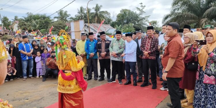 Gubernur Al Haris Resmikan Masjid Baiturrahim Rantau Keloyang Bungo