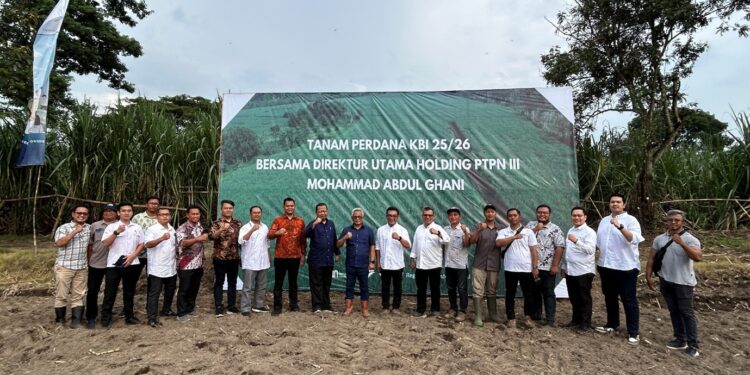 Kunjungan Kerja dan Tanam Perdana Dirut Holding PTPN III (Persero) ke PTPN I Regional 4