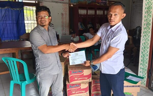 Pusat Penelitian Karet – PT Riset Perkebunan Nusantara Sumbangkan Bantuan untuk Desa Tanjung Menang Musi yang Terdampak Banjir