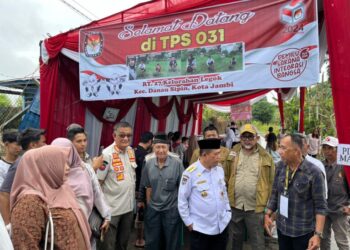 Usai Nyoblos, Gubernur Al Haris Pantau Situasi TPS Terdampak Banjir