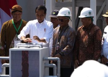 PRESIDEN RI MERESMIKAN PABRIK PERTAMA MINYAK MAKAN MERAH YANG MERUPAKAN HASIL INOVASI RISET DARI PT RPN-PPKS