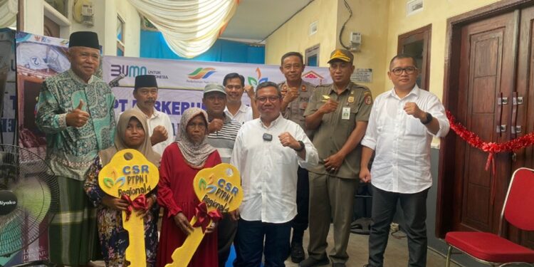 Tunjukkan Kepedulian, PTPN I Regional 4 Berikan Bantuan Bedah Rumah Dan Masjid Di Jember