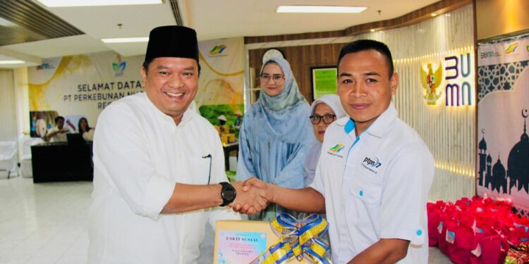 Kajian Ramadhan PTPN I Reg.7, IKBI Bagikan 250 Paket Sembako