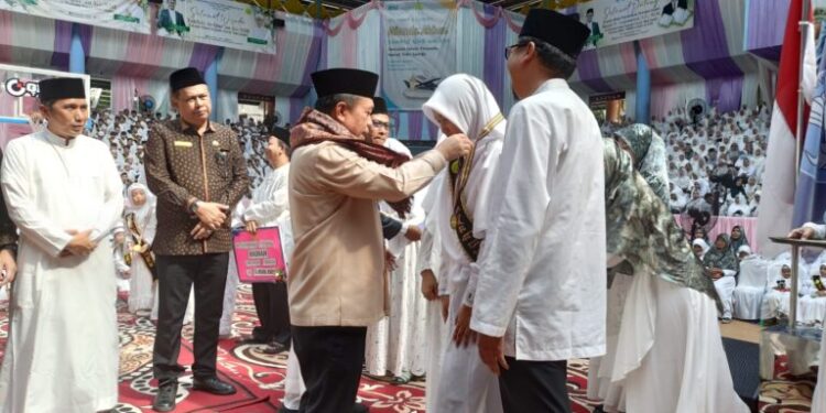 Muliakan Penghafal Qur’an, Al Haris Berikan Hadiah Umroh Tahfiz 30 Juz Qur’an dan Guru SIT Nurul Ilmi Jambi
