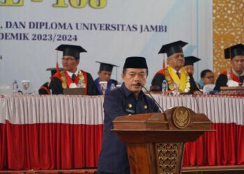 Hadiri Wisuda Unja, Al Haris Motivasi Generasi Muda Harus Pandai Mencari Peluang