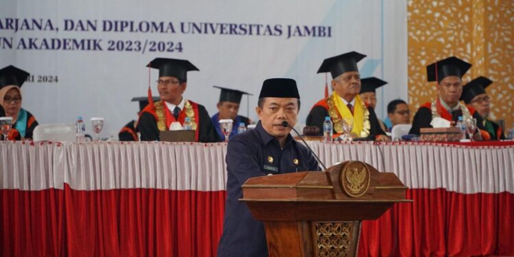Hadiri Wisuda Unja, Al Haris Motivasi Generasi Muda Harus Pandai Mencari Peluang