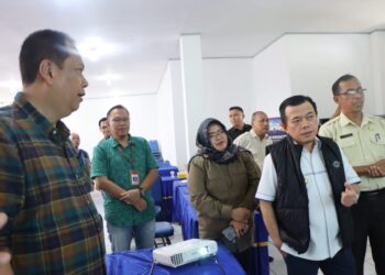 Gubernur Al Haris Didampingi Kadisdik Syamsurizal Pantau Langsung PPDB SMA Titian Teras