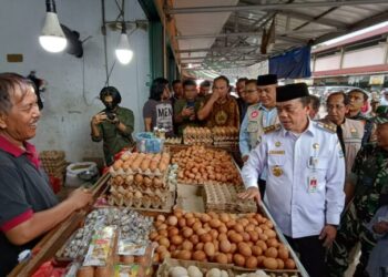 Jelang Bulan Puasa, Gubernur Al Haris Pantau Langsung Harga Sembako