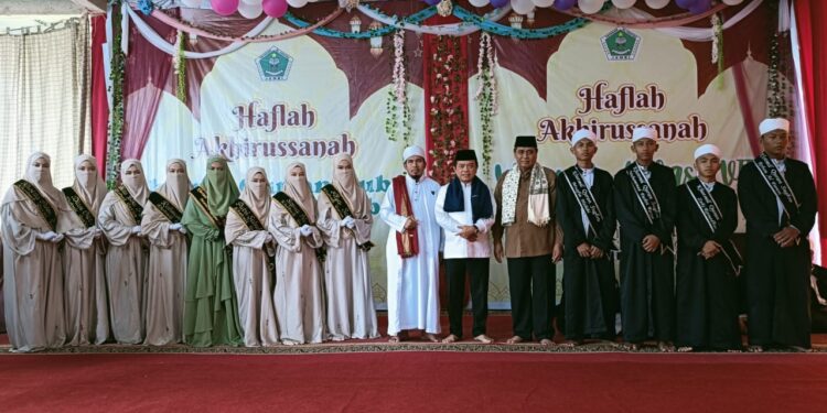 Al Haris Bersama HBA Hadiri Haflah Akhirussanah Ponpes Darussalam Al Hafidz