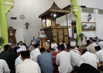 Safari Ramadhan di Bungo, Al Haris dan Mashuri Sholat Tarawih Bersama di Masjid Agung Al-Mubarok