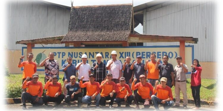 Region Head PTPN IV Regional V Berikan Motivasi Saat Kunjungi PKR Tambarangan