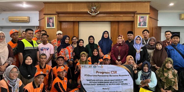 Berbagi Berkah: PT KPBN Salurkan 101 Paket Sembako dan Kain Sarung untuk Unsur Masyarakat dan Petugas Kebersihan Wilayah Cikini Jakarta