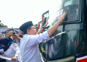 Warga Terharu dapat Mudik Gratis dari Gubernur Al Haris