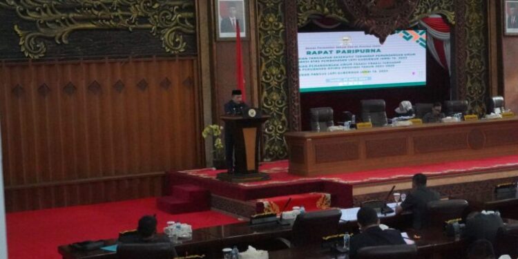 Gubernur Al Haris Beri Penjelasan Atas Capaian Pembangunan Kepada Dewan