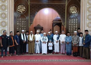 Gubernur Al Haris Safari Subuh di Masjid Miftakhurrahmah Jelutung
