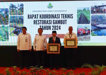 Gubernur Al Haris Terima Penghargaan BRGM Berhasil Bawa jadi Jambi Referensi Restorasi Gambut Nasional