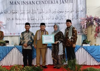 Pelepasan Kelas XII MAN Insan Cendekia, Al Haris Beri Sumbangan Rp 200 juta untuk Peralatan Marching Band