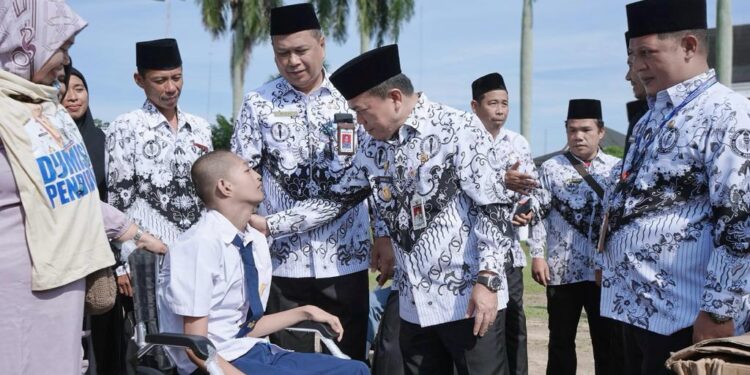 Dumisake Pendidikan, Gubernur Jambi Al Haris Bantu Biaya SPP Ribuan Siswa Tak Mampu di Sekolah Swasta