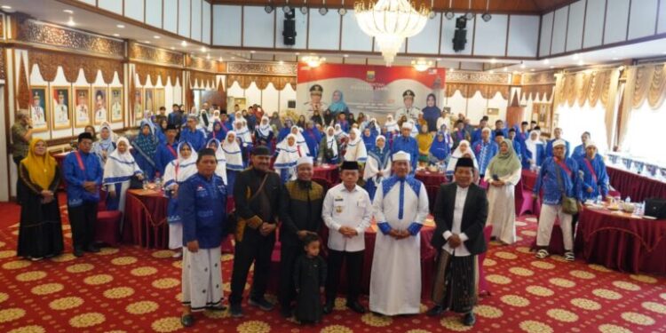 Lepas 87 Calon Jamaah Haji Plus, Pesan Gubernur Al Haris: Gunakan Waktu Untuk Ibadah Sebaik-baiknya