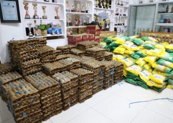 PTPN IV Regional III menyalurkan bantuan berupa 1.000 paket sembako kepada korban terdampak banjir bandang "galodo" di Kabupaten Tanah Datar, Sumatera Barat.