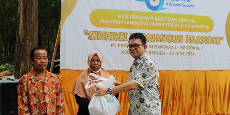 HUT Ke-28, PTPN Group Bagikan 10 Ribu Paket Sembako