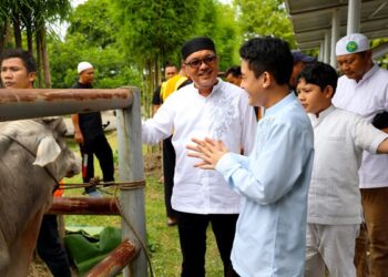 Berbagi Keberkahan, PTPN IV Regional III Salurkan 20.000 Paket Daging Kurban