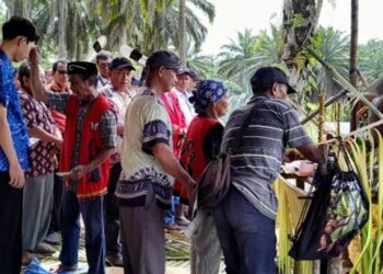 Pra Replanting, PTPN IV Regional V Lakukan Baremah Kearifan Lokal Suku Dayak Kalimantan Membersihkan dan Menyucikan Tanah
